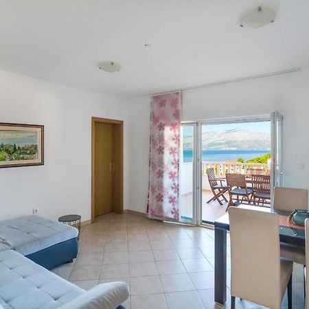 Nice Home In Postira With Outdoor Swimming Pool מראה חיצוני תמונה