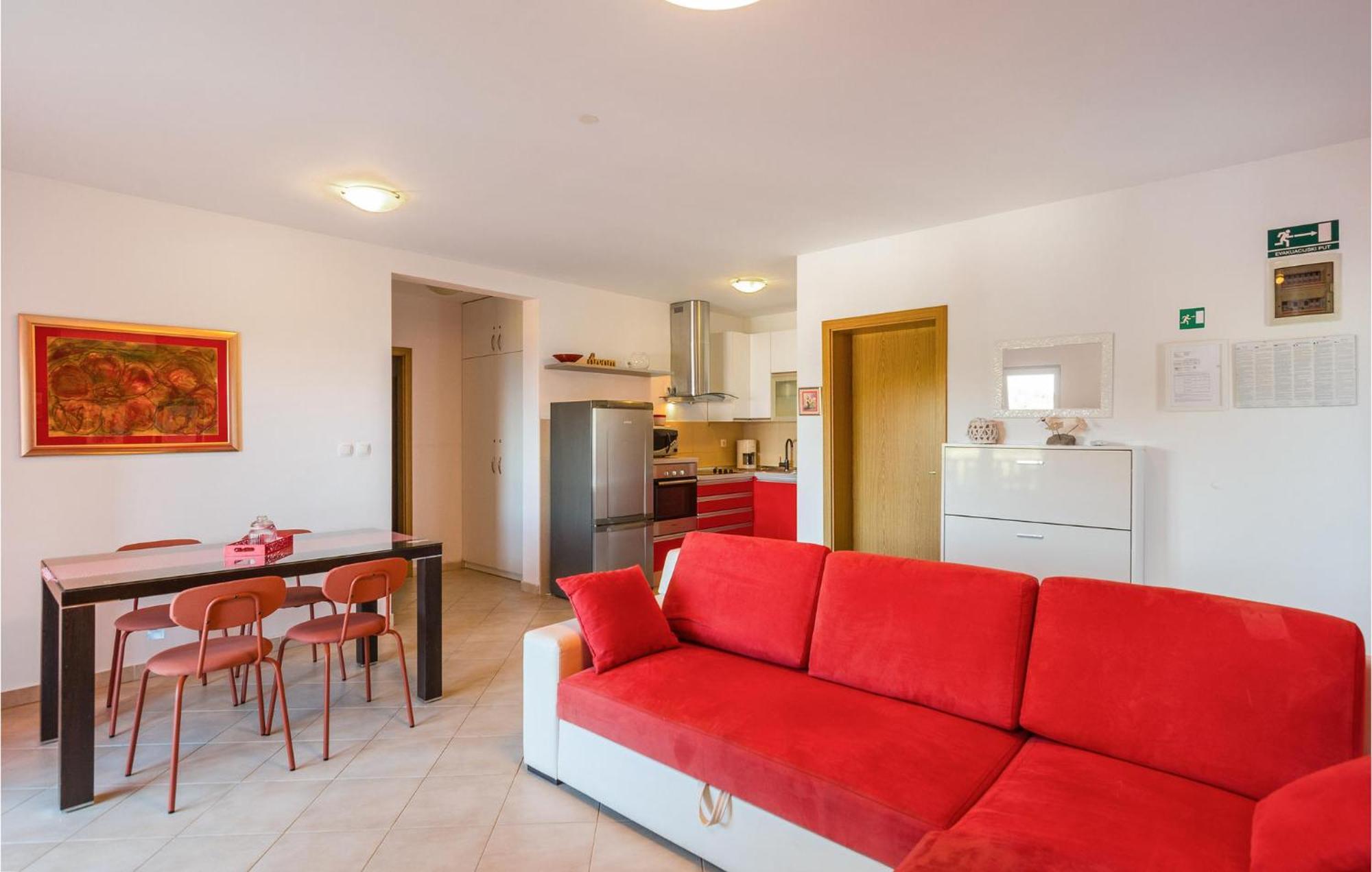 Nice Home In Postira With Outdoor Swimming Pool מראה חיצוני תמונה