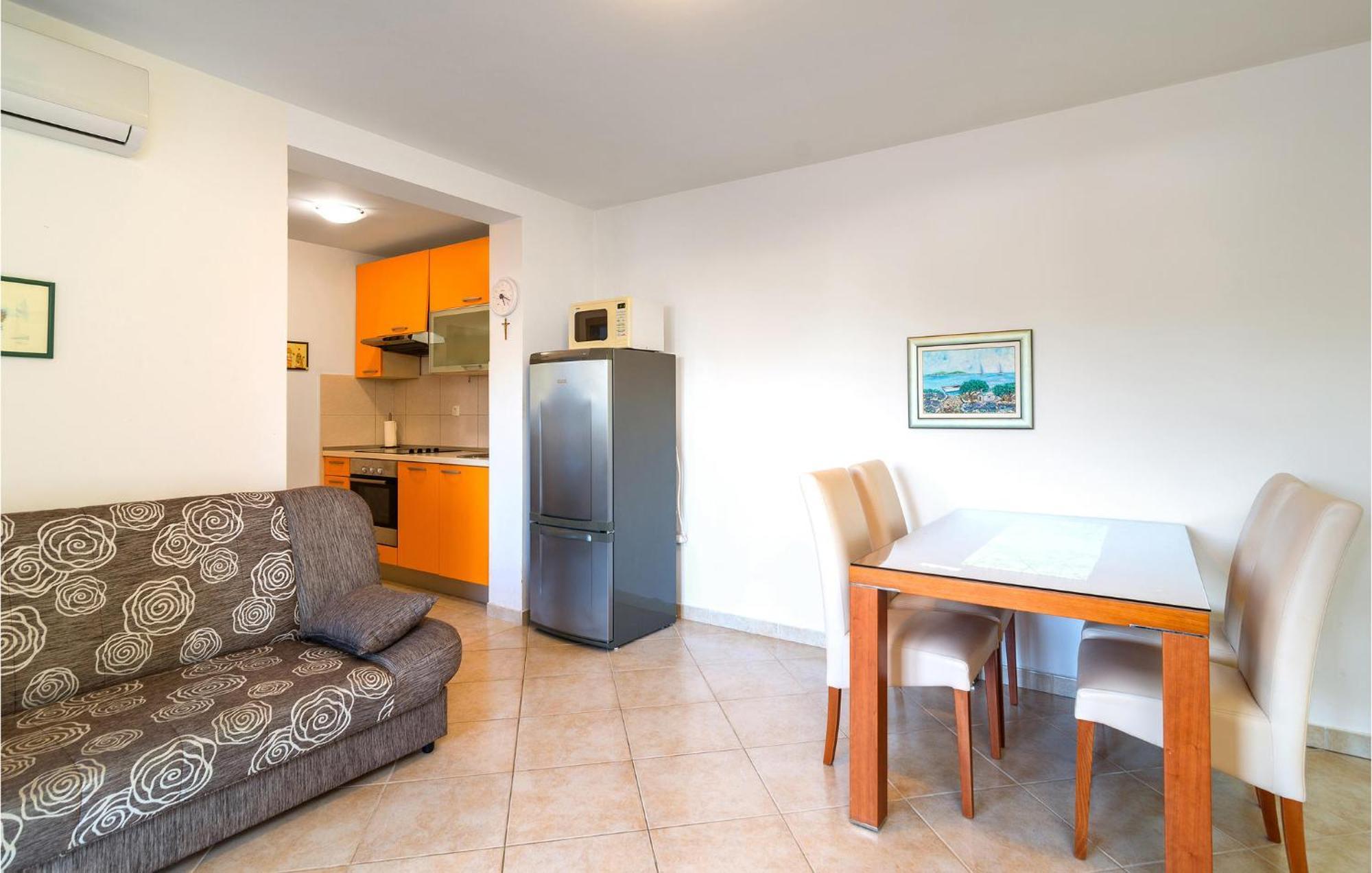 Nice Home In Postira With Outdoor Swimming Pool מראה חיצוני תמונה